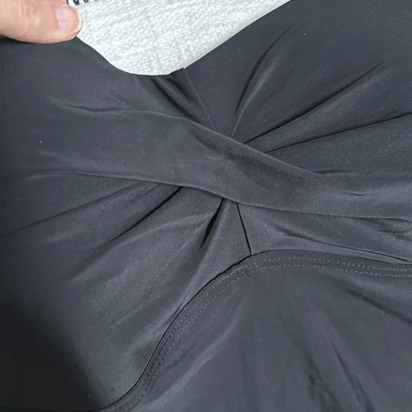 NWT Twist Bandeau Laser Cut Scalloped Hem Tankini Swim Top - Picture 4 of 7